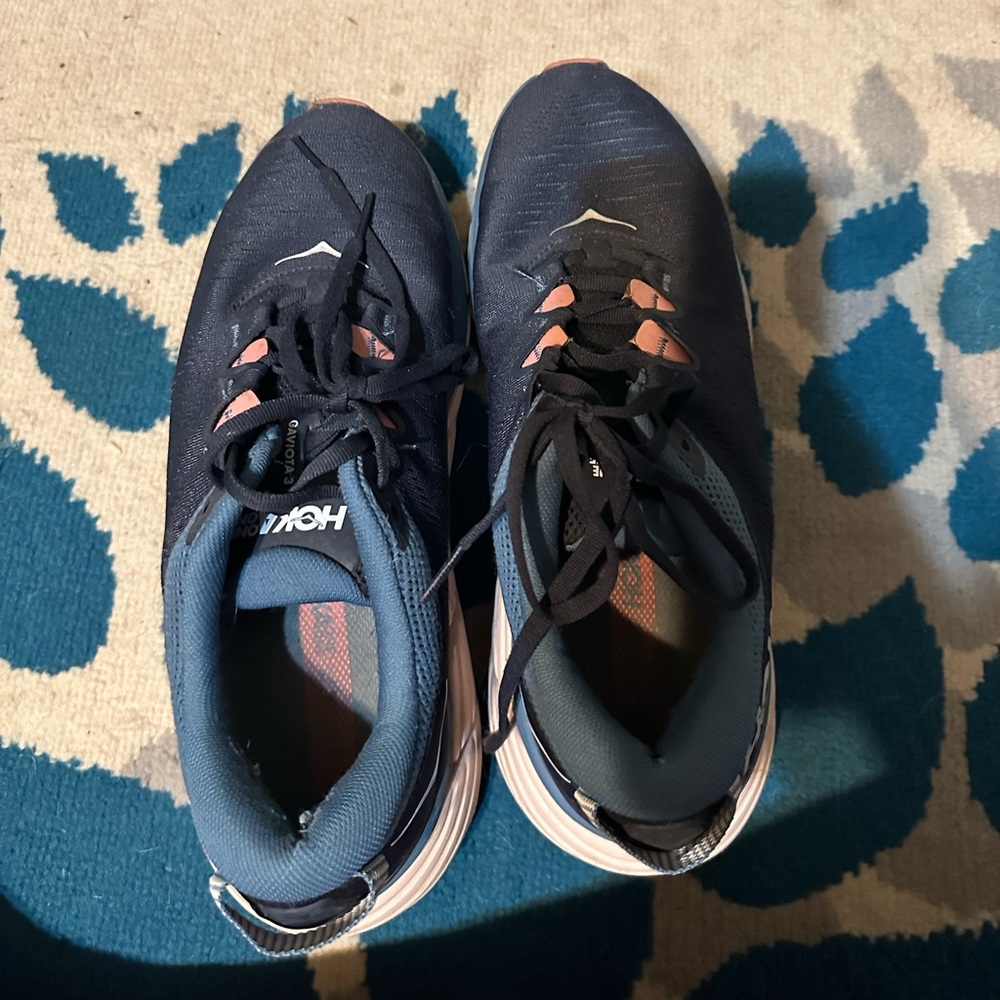 Women’s Hoka’s. Used but good condition. I just don’t wear them